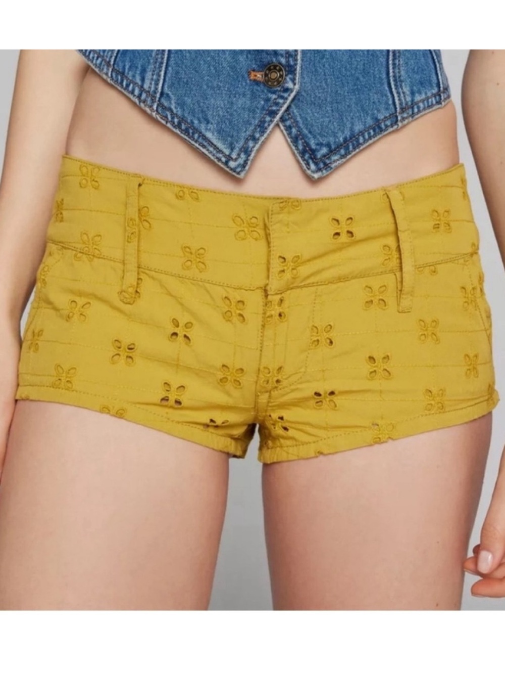 Kimchi Blue Small Shorts Janey Eyelet Micro Mini Short Shorts pockets 💯% Cotton